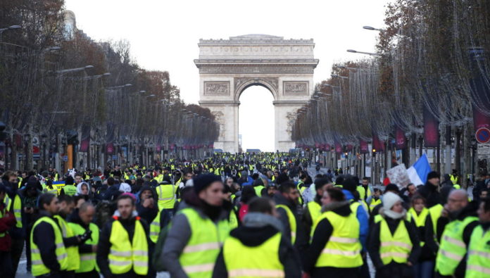 Yellow vests protest in Paris