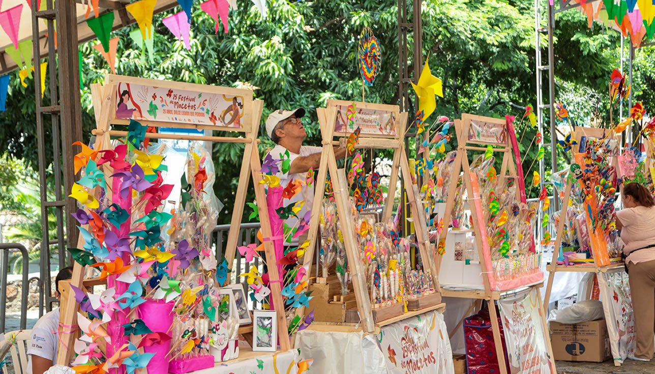 Continúan las actividades del Festival de Macetas