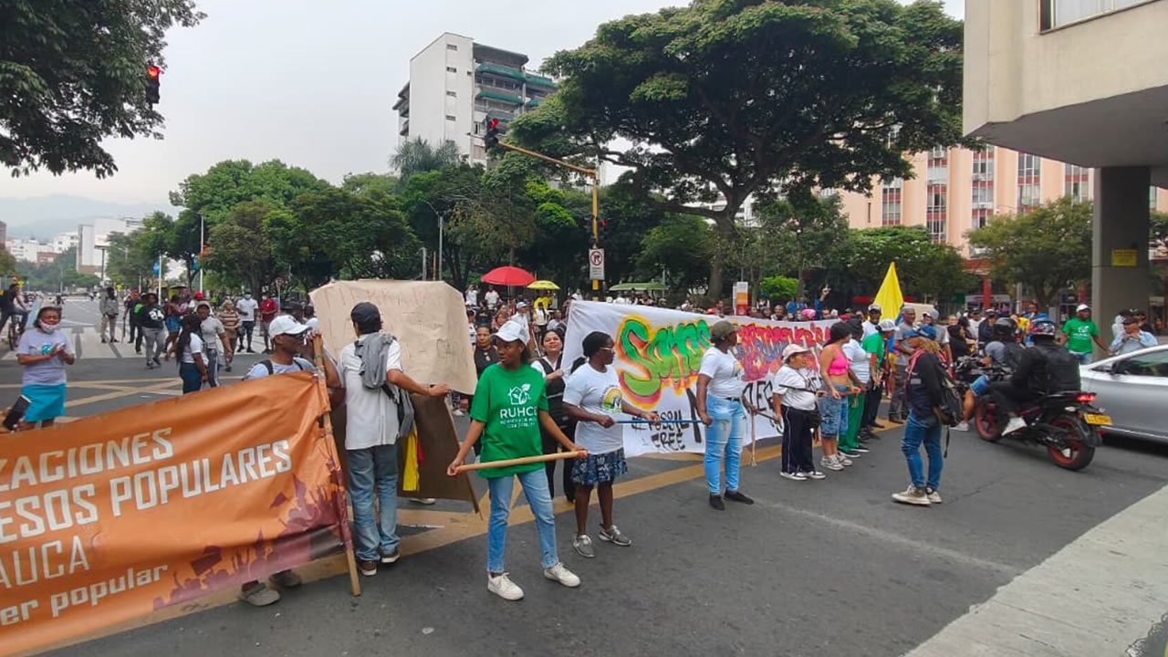 Protesta bloqueó la Avenida 2 Norte frente al CAM